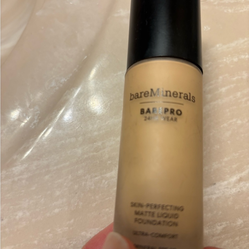 bareMinerals BAREPRO Liquid Foundation - Cream